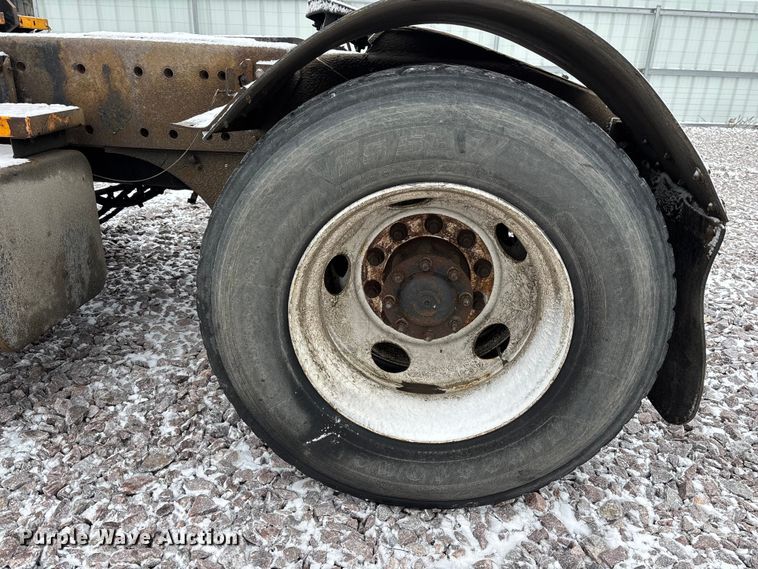 image for item FG1116 2013 Kalmar Ottawa yard truck