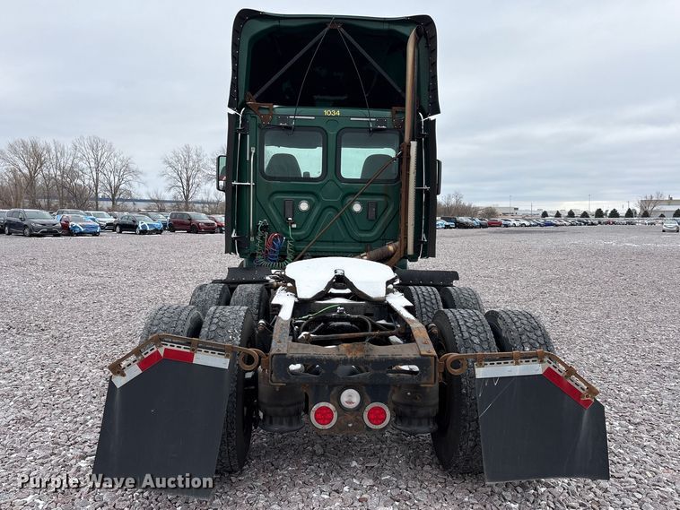 image for item FG1117 2017 Freightliner Cascadia 125 semi truck