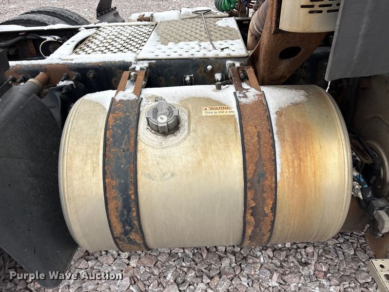 image for item FG1117 2017 Freightliner Cascadia 125 semi truck