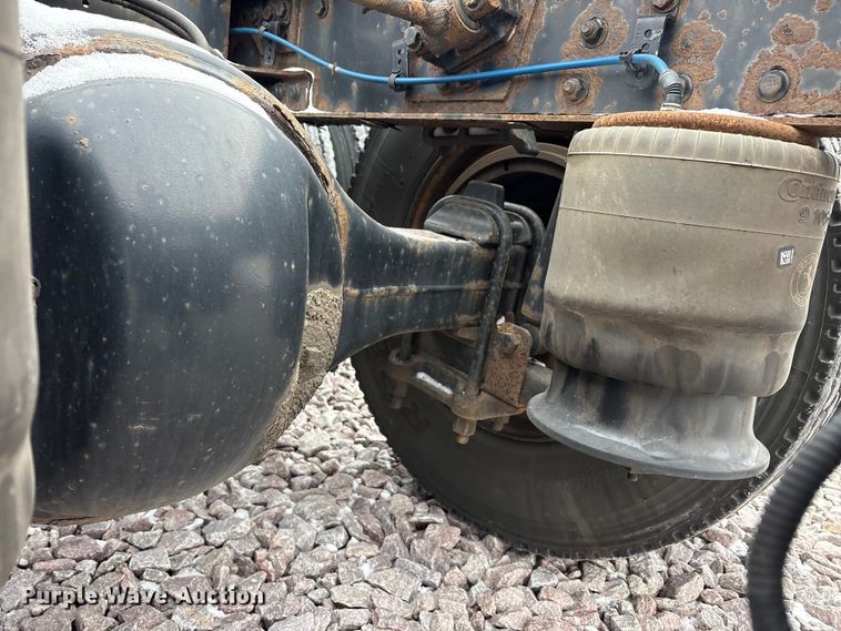 image for item FG1117 2017 Freightliner Cascadia 125 semi truck