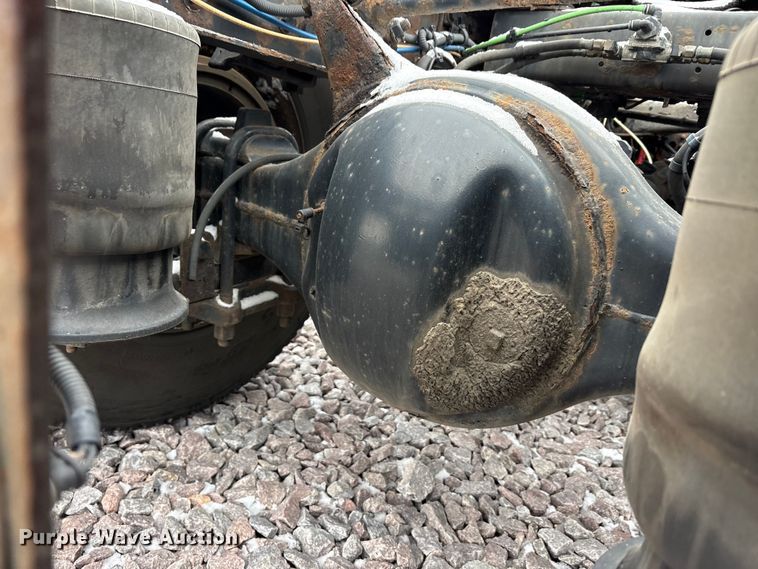 image for item FG1117 2017 Freightliner Cascadia 125 semi truck