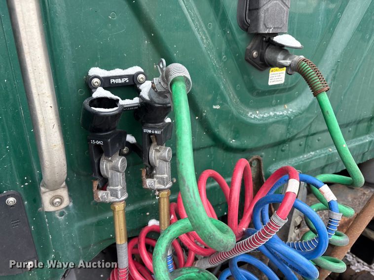 image for item FG1117 2017 Freightliner Cascadia 125 semi truck