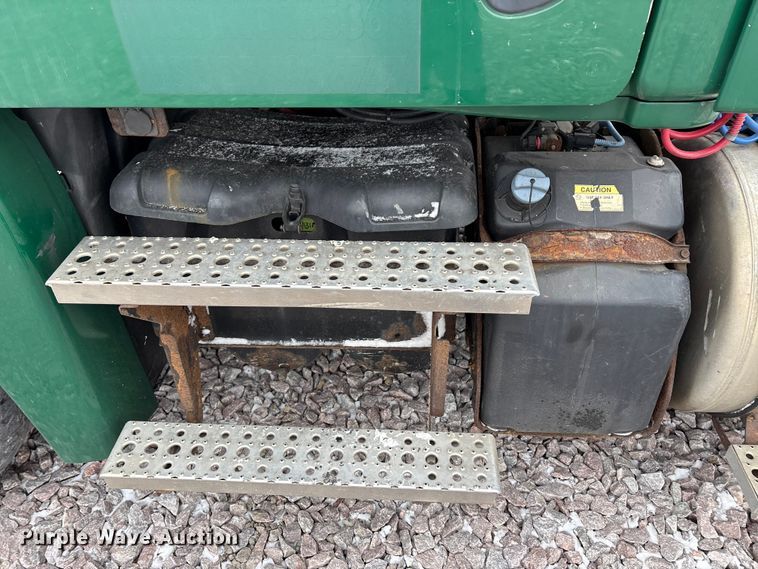 image for item FG1117 2017 Freightliner Cascadia 125 semi truck