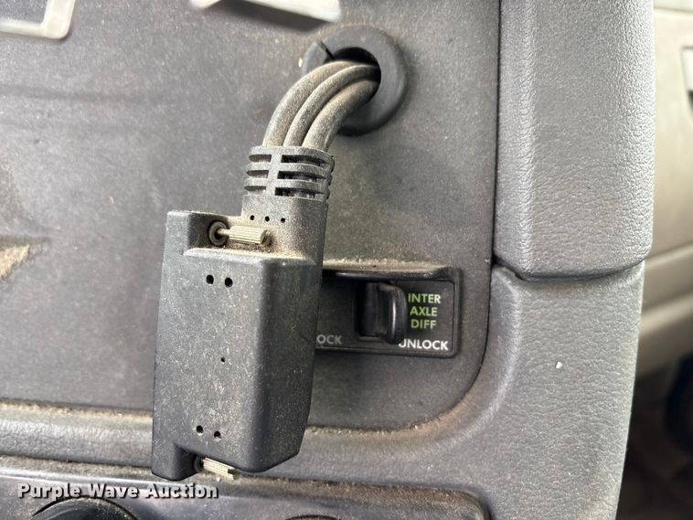 image for item FG1117 2017 Freightliner Cascadia 125 semi truck