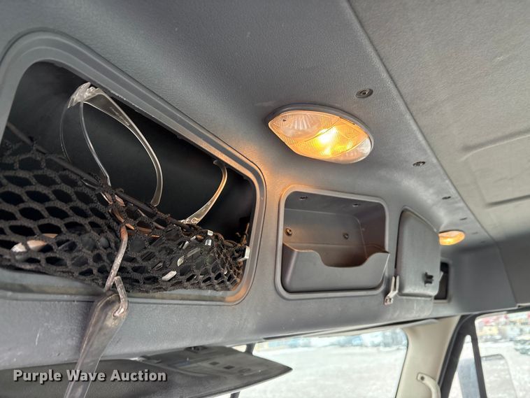 image for item FG1117 2017 Freightliner Cascadia 125 semi truck