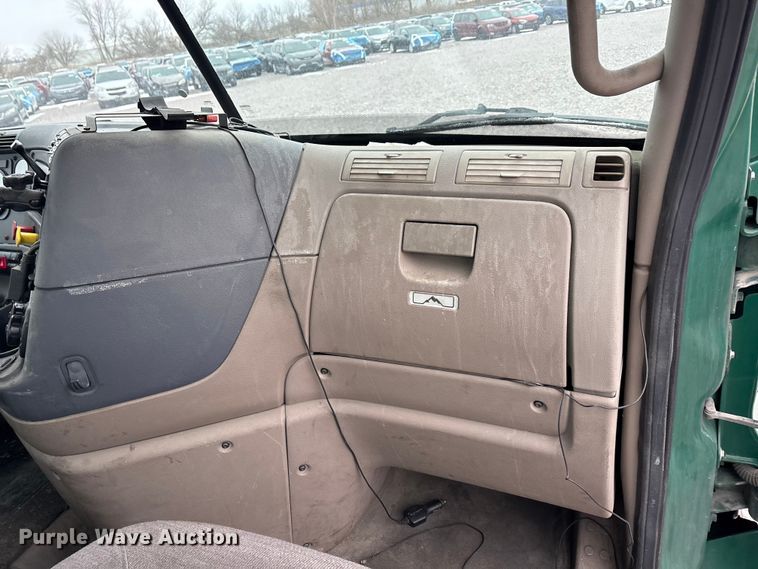 image for item FG1117 2017 Freightliner Cascadia 125 semi truck