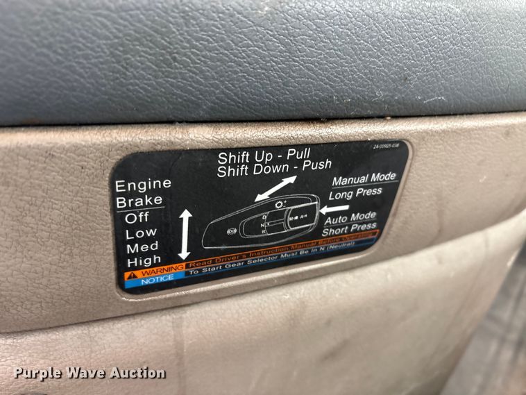 image for item FG1117 2017 Freightliner Cascadia 125 semi truck