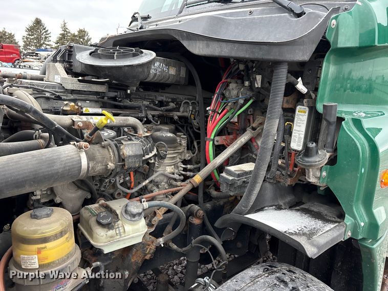 image for item FG1117 2017 Freightliner Cascadia 125 semi truck