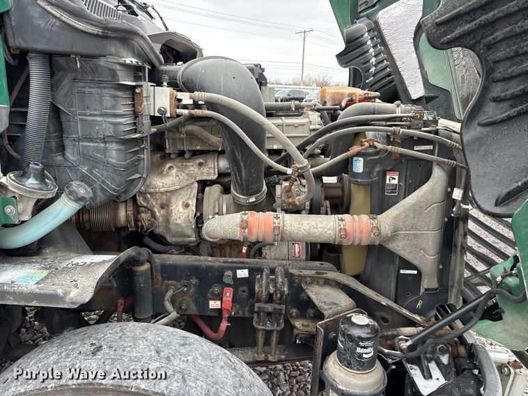 image for item FG1117 2017 Freightliner Cascadia 125 semi truck