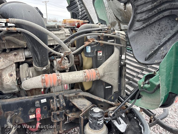 image for item FG1117 2017 Freightliner Cascadia 125 semi truck