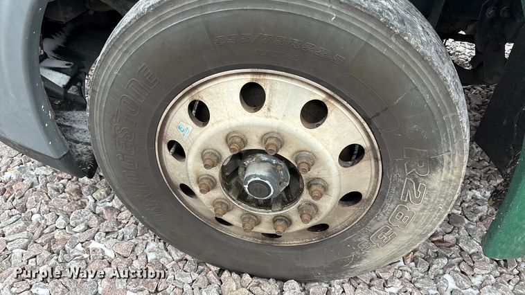 image for item FG1117 2017 Freightliner Cascadia 125 semi truck