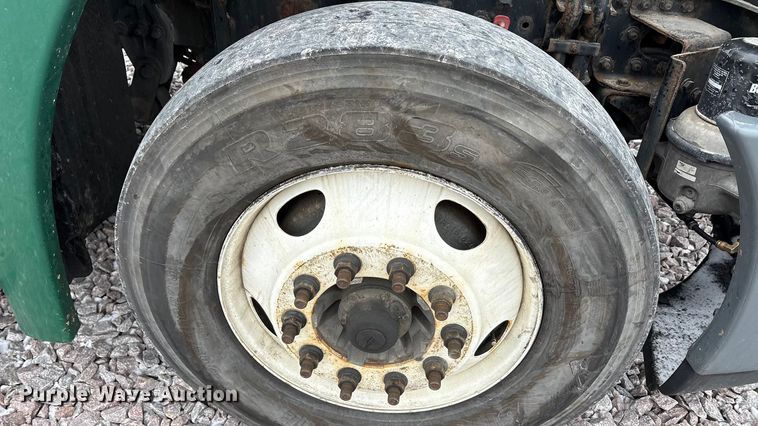 image for item FG1117 2017 Freightliner Cascadia 125 semi truck