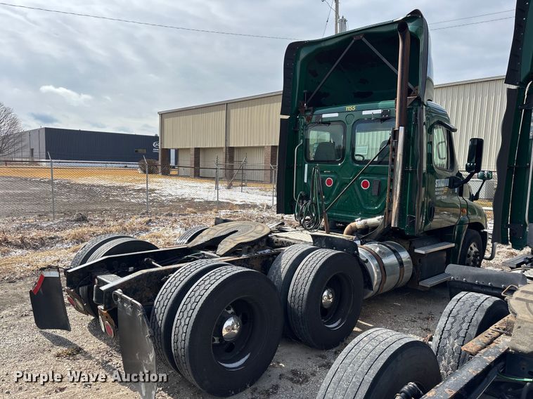 image for item FG1118 2017 Freightliner Cascadia 125 semi truck