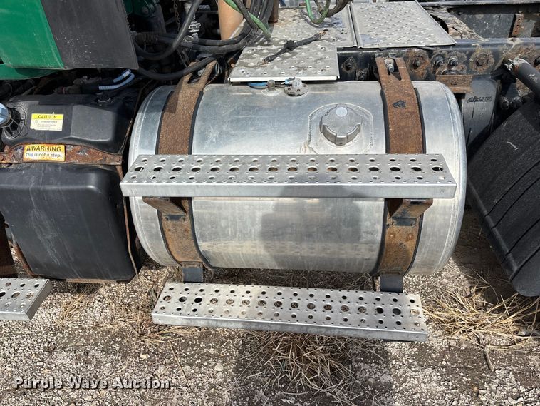 image for item FG1118 2017 Freightliner Cascadia 125 semi truck