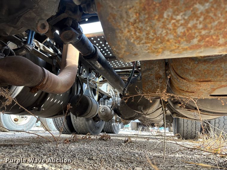 image for item FG1118 2017 Freightliner Cascadia 125 semi truck