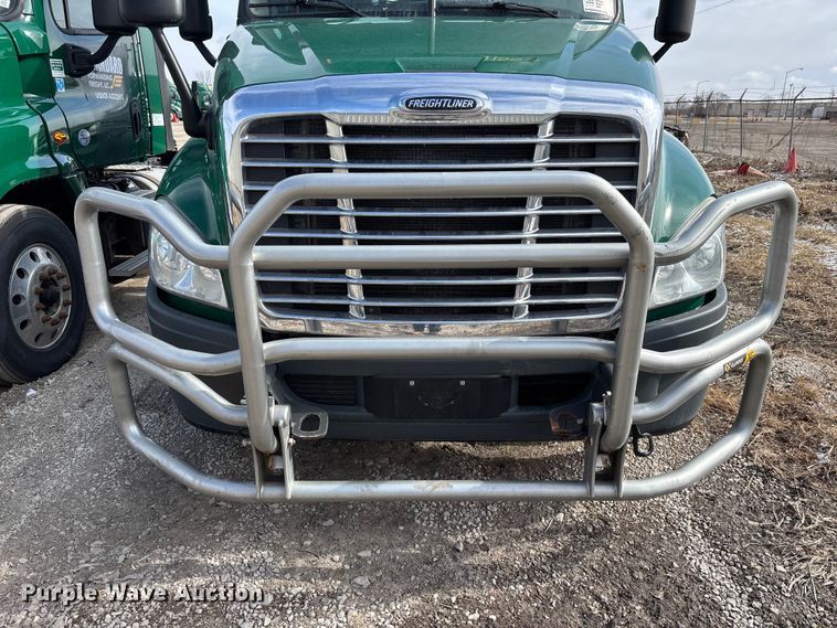 image for item FG1118 2017 Freightliner Cascadia 125 semi truck