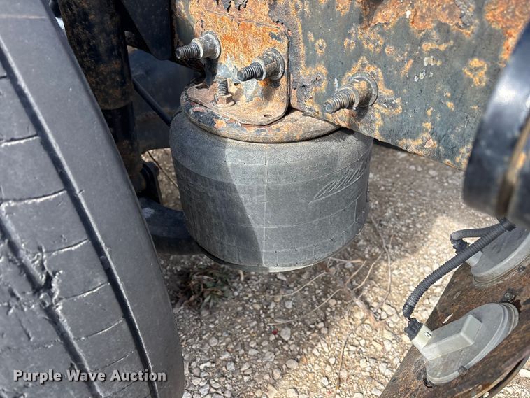 image for item FG1118 2017 Freightliner Cascadia 125 semi truck