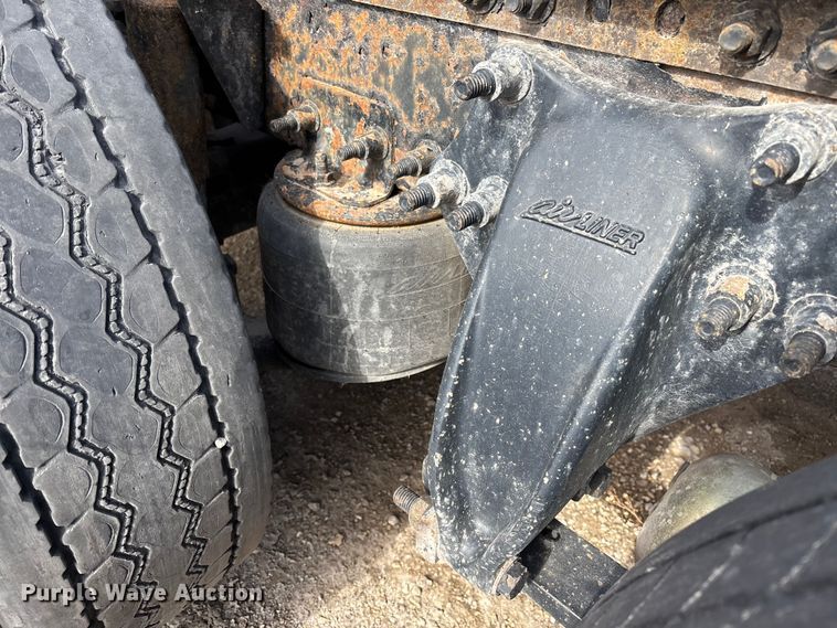 image for item FG1118 2017 Freightliner Cascadia 125 semi truck