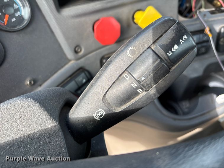 image for item FG1118 2017 Freightliner Cascadia 125 semi truck