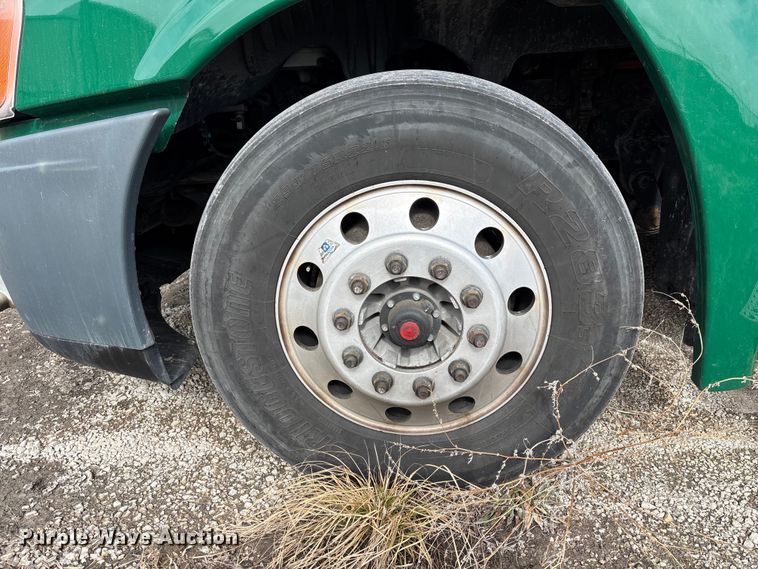 image for item FG1118 2017 Freightliner Cascadia 125 semi truck