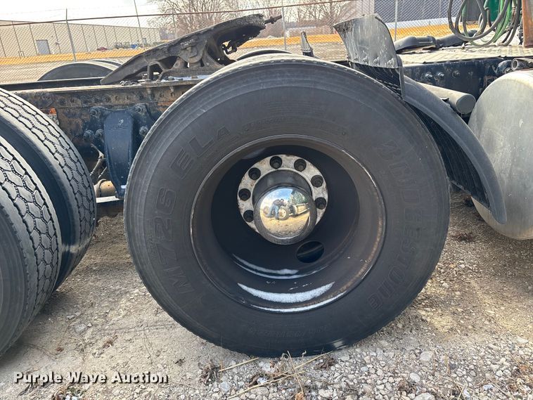 image for item FG1118 2017 Freightliner Cascadia 125 semi truck