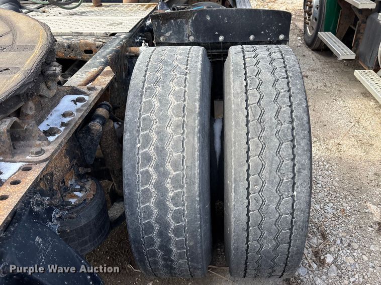 image for item FG1118 2017 Freightliner Cascadia 125 semi truck