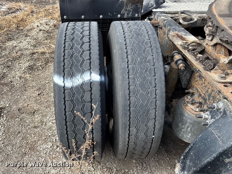 image for item FG1118 2017 Freightliner Cascadia 125 semi truck