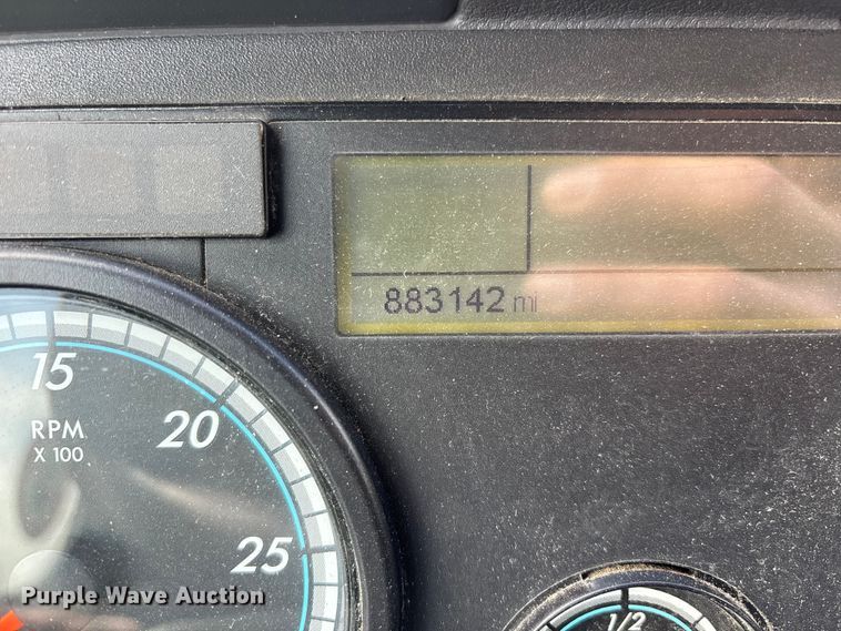 image for item FG1118 2017 Freightliner Cascadia 125 semi truck