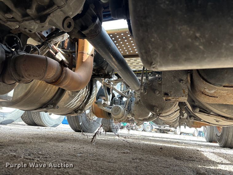 image for item FG1119 2017 Freightliner Cascadia 125 semi truck