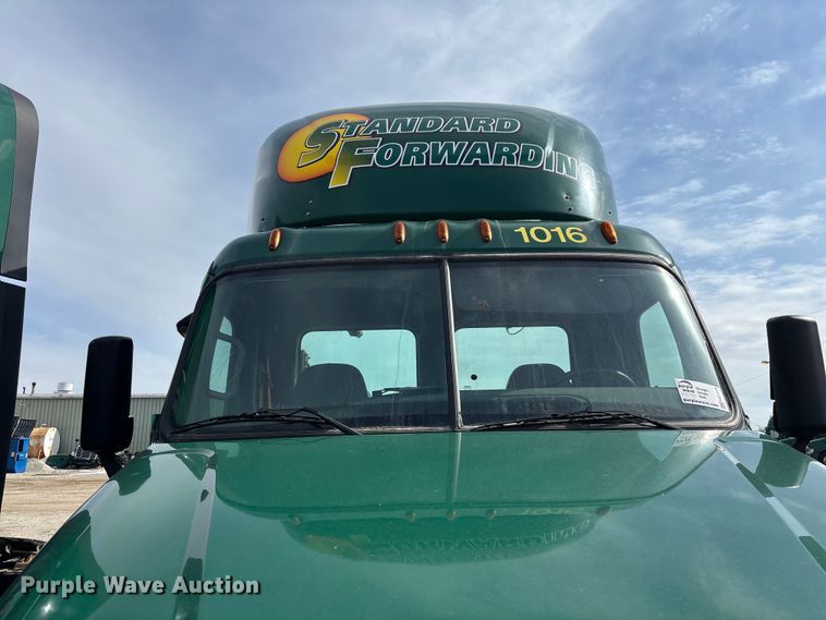 image for item FG1119 2017 Freightliner Cascadia 125 semi truck