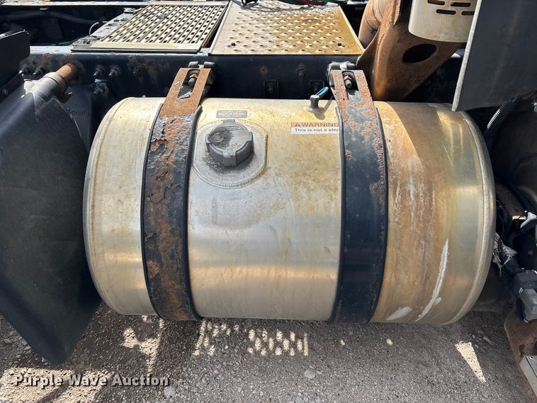 image for item FG1119 2017 Freightliner Cascadia 125 semi truck