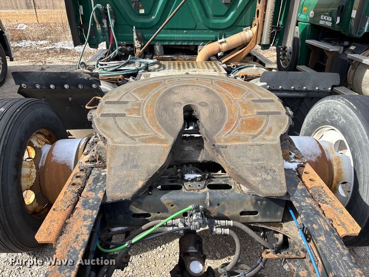 image for item FG1119 2017 Freightliner Cascadia 125 semi truck