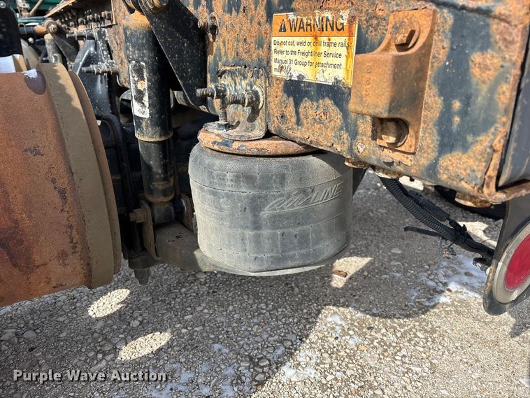 image for item FG1119 2017 Freightliner Cascadia 125 semi truck