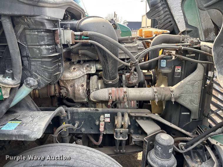 image for item FG1119 2017 Freightliner Cascadia 125 semi truck