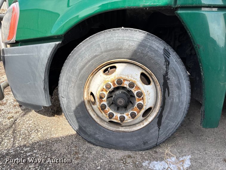 image for item FG1119 2017 Freightliner Cascadia 125 semi truck