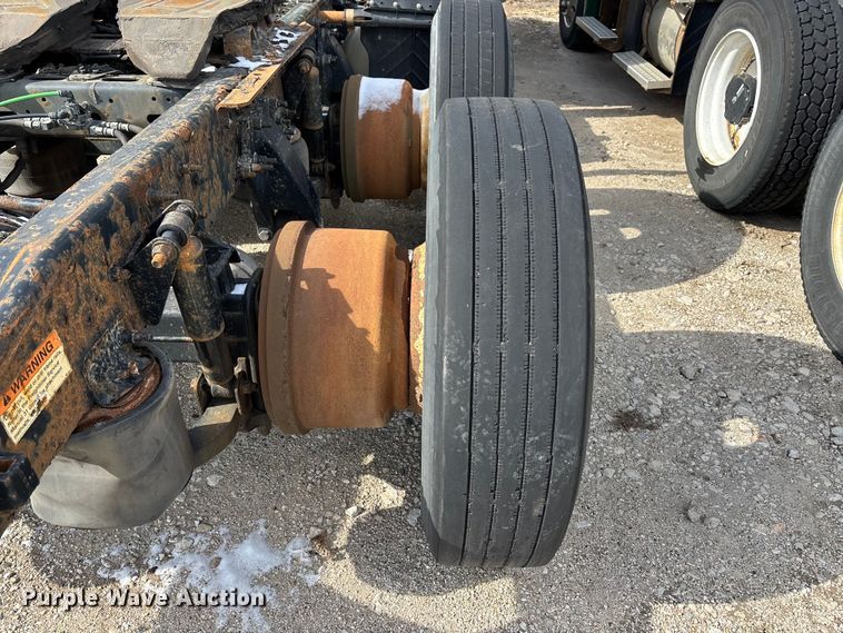 image for item FG1119 2017 Freightliner Cascadia 125 semi truck