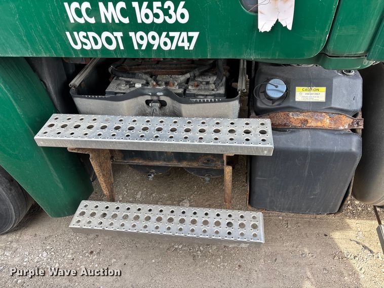 image for item FG1120 2017 Freightliner Cascadia 125 semi truck