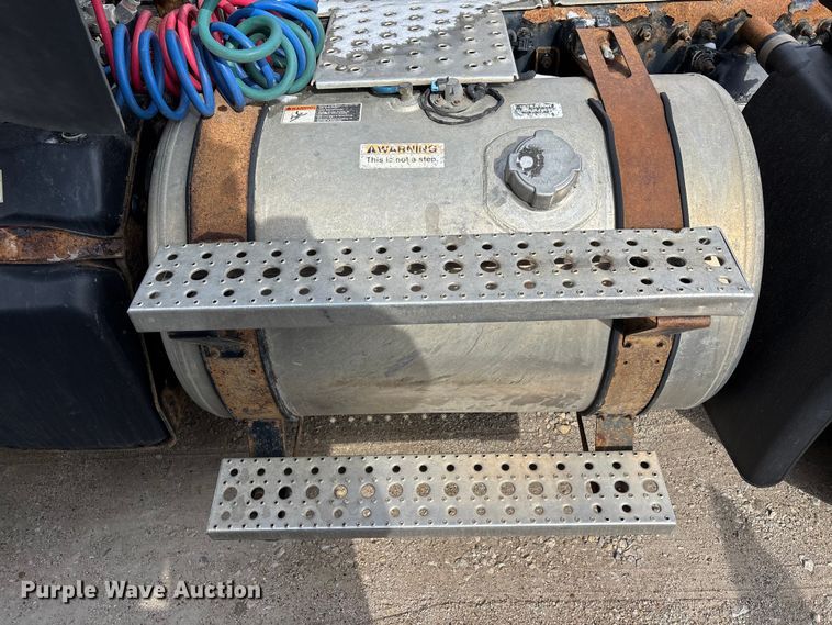 image for item FG1120 2017 Freightliner Cascadia 125 semi truck