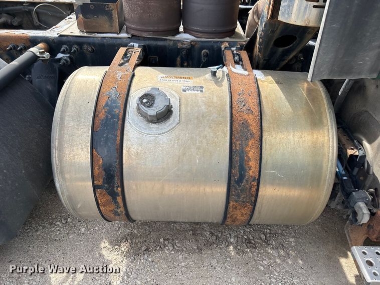 image for item FG1120 2017 Freightliner Cascadia 125 semi truck