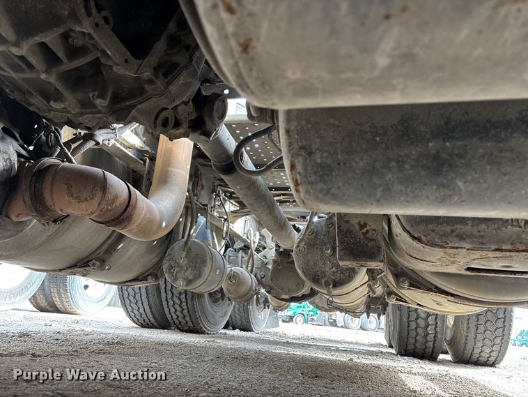 image for item FG1120 2017 Freightliner Cascadia 125 semi truck