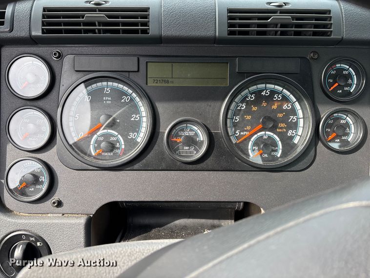 image for item FG1120 2017 Freightliner Cascadia 125 semi truck