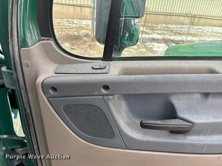 image for item FG1120 2017 Freightliner Cascadia 125 semi truck