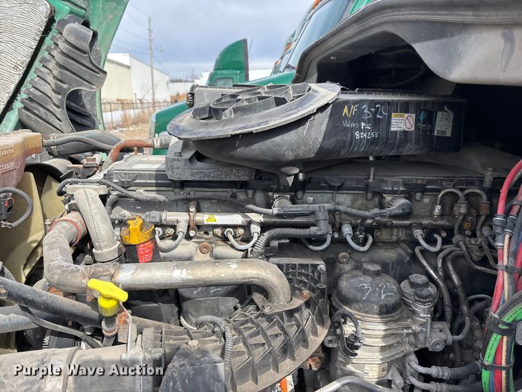 image for item FG1120 2017 Freightliner Cascadia 125 semi truck