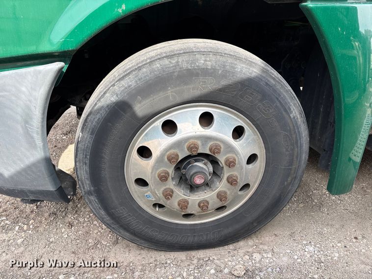 image for item FG1120 2017 Freightliner Cascadia 125 semi truck