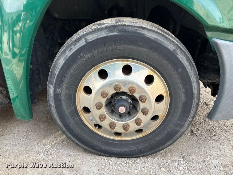 image for item FG1120 2017 Freightliner Cascadia 125 semi truck