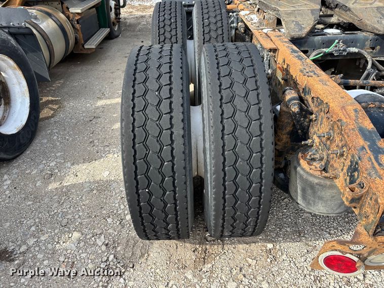 image for item FG1120 2017 Freightliner Cascadia 125 semi truck