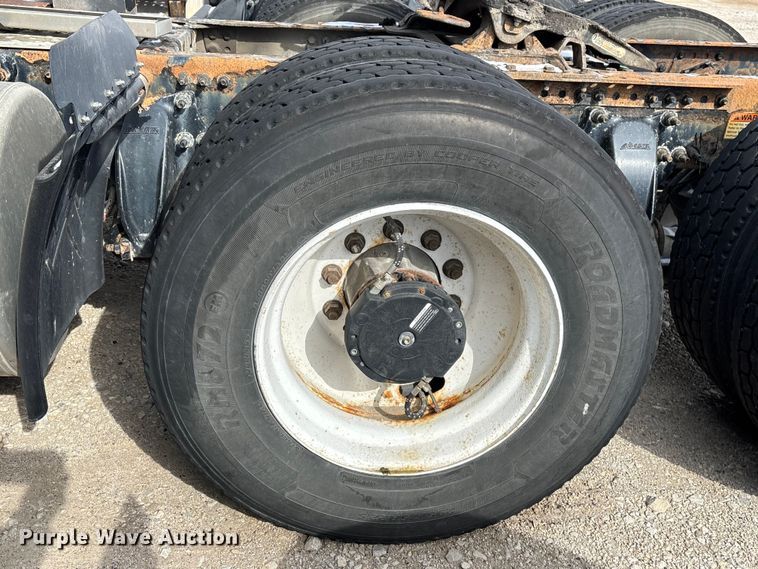 image for item FG1120 2017 Freightliner Cascadia 125 semi truck