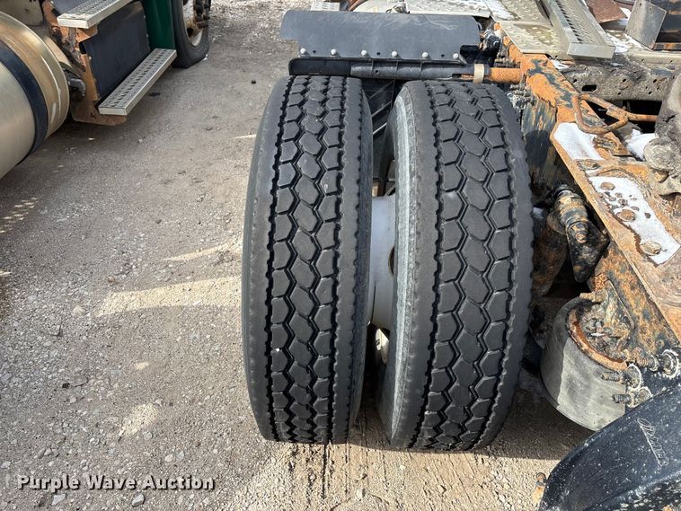 image for item FG1120 2017 Freightliner Cascadia 125 semi truck