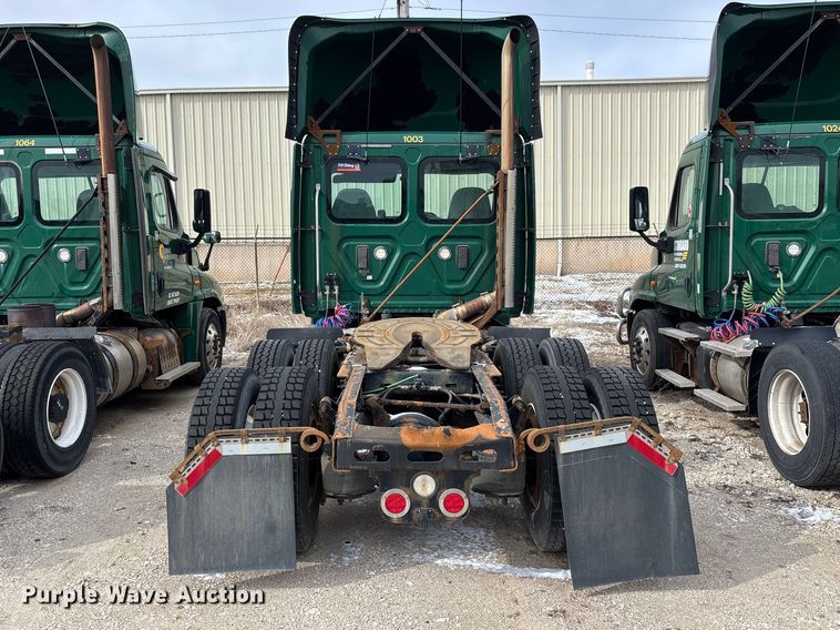 image for item FG1121 2017 Freightliner Cascadia 125 semi truck