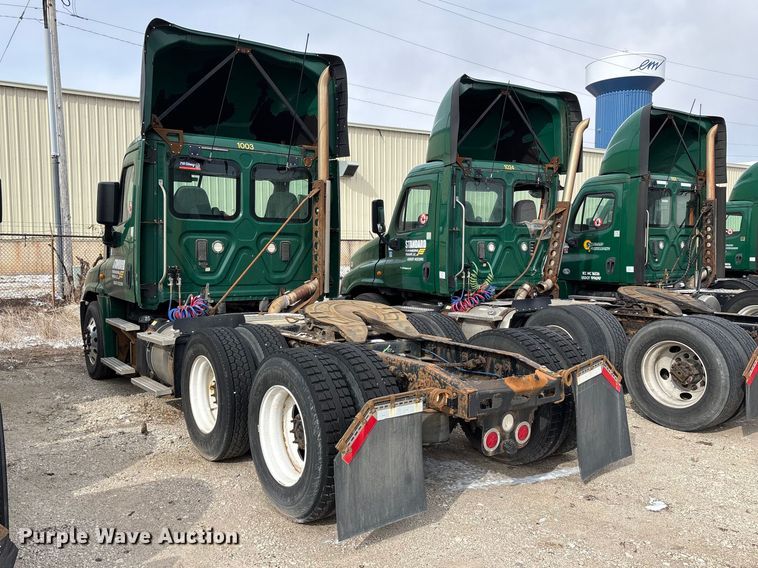 image for item FG1121 2017 Freightliner Cascadia 125 semi truck